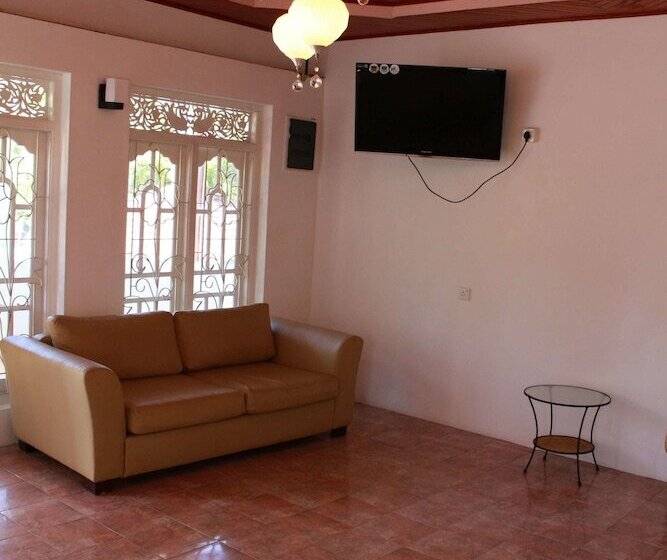 فندق Traveller's Lodge