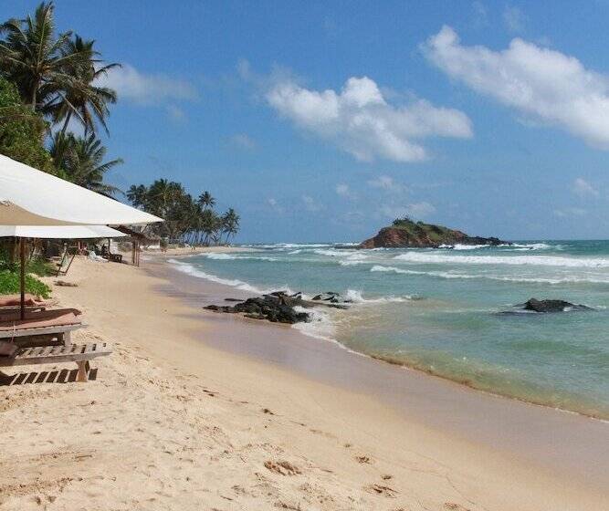 فندق Traveller's Lodge