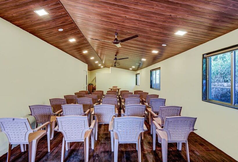 Отель Treebo Jp Cottage