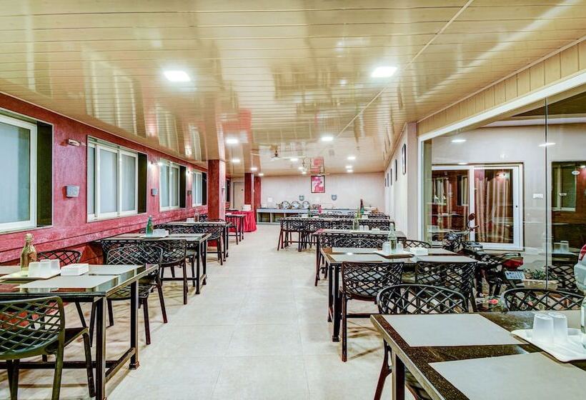 Отель Treebo Jp Cottage