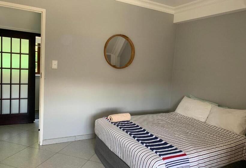 בית מלון כפרי Umtamvuna River Lodge