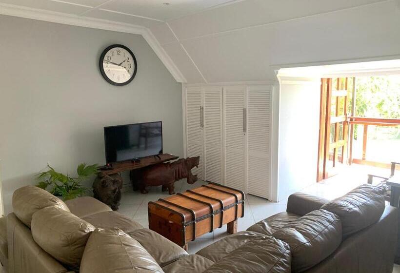 בית מלון כפרי Umtamvuna River Lodge