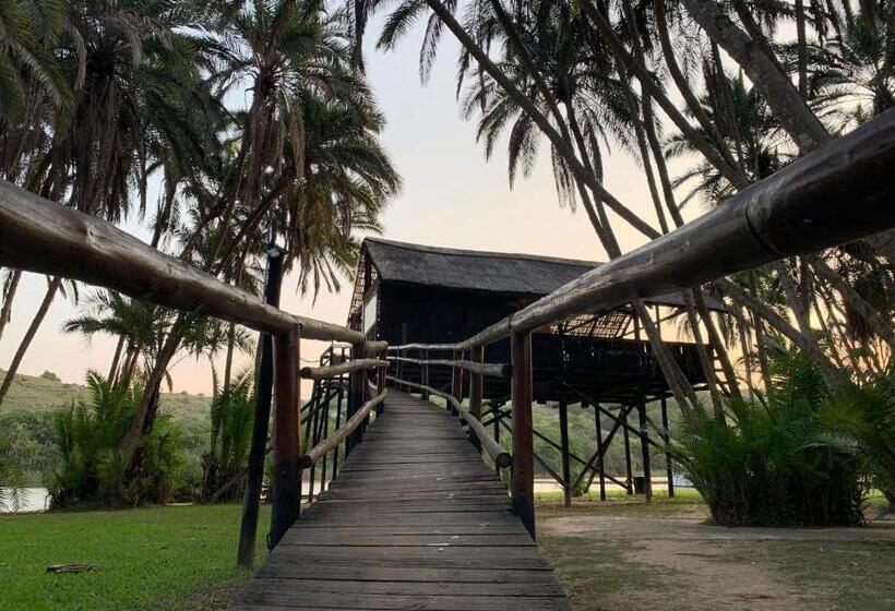 בית מלון כפרי Umtamvuna River Lodge