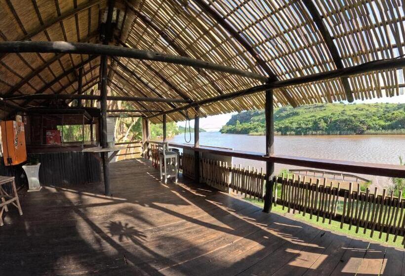 בית מלון כפרי Umtamvuna River Lodge