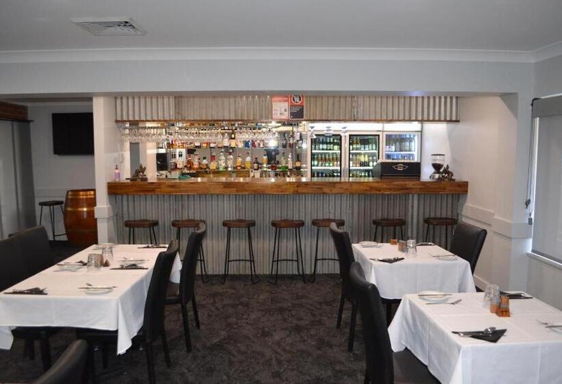 מוטל Bushman S Motor Inn