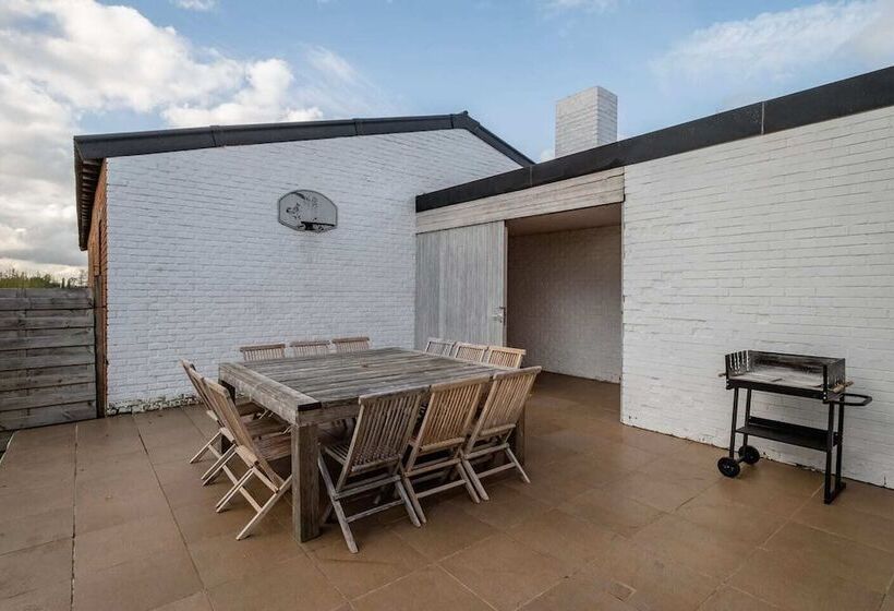 Пансион Flanders Fields Cottage Beveren