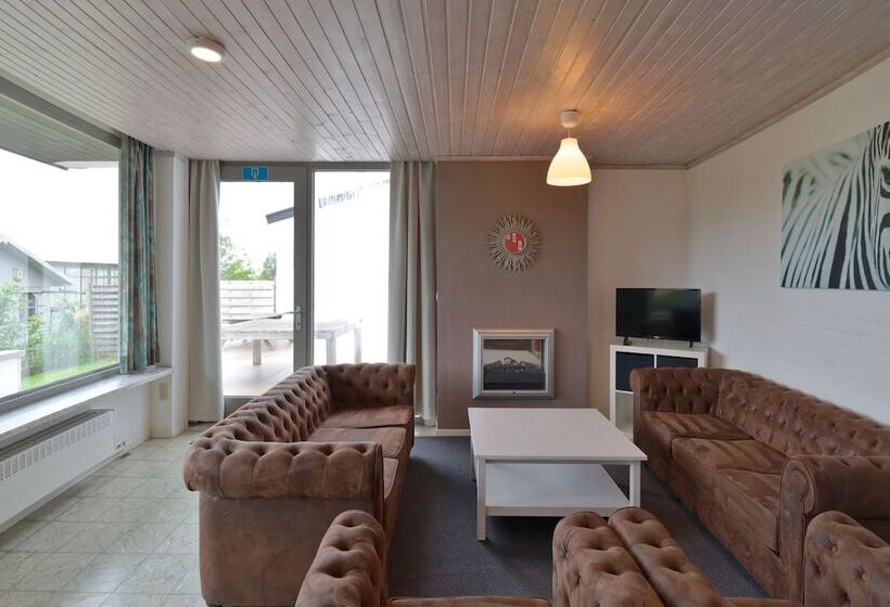 Пансион Flanders Fields Cottage Beveren