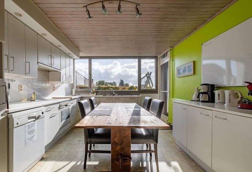 Пансион Flanders Fields Cottage Beveren