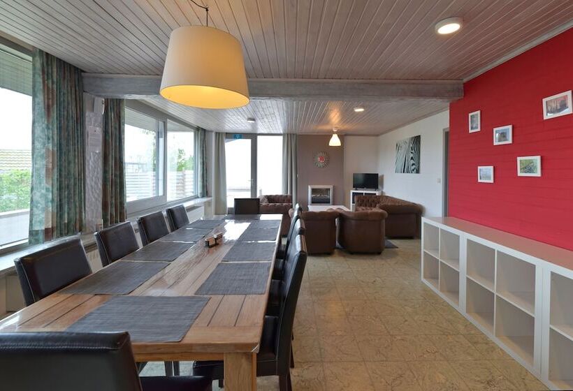 Пансион Flanders Fields Cottage Beveren