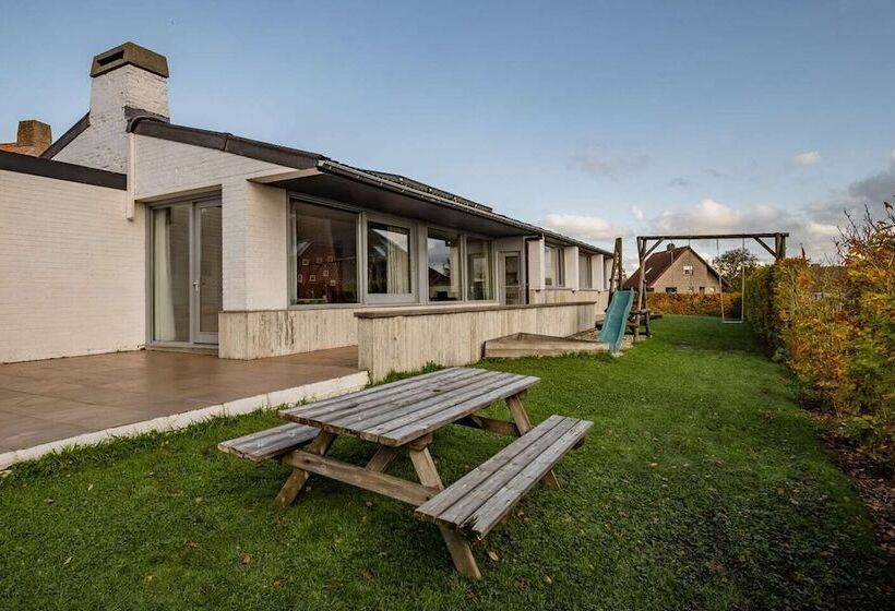 Пансион Flanders Fields Cottage Beveren