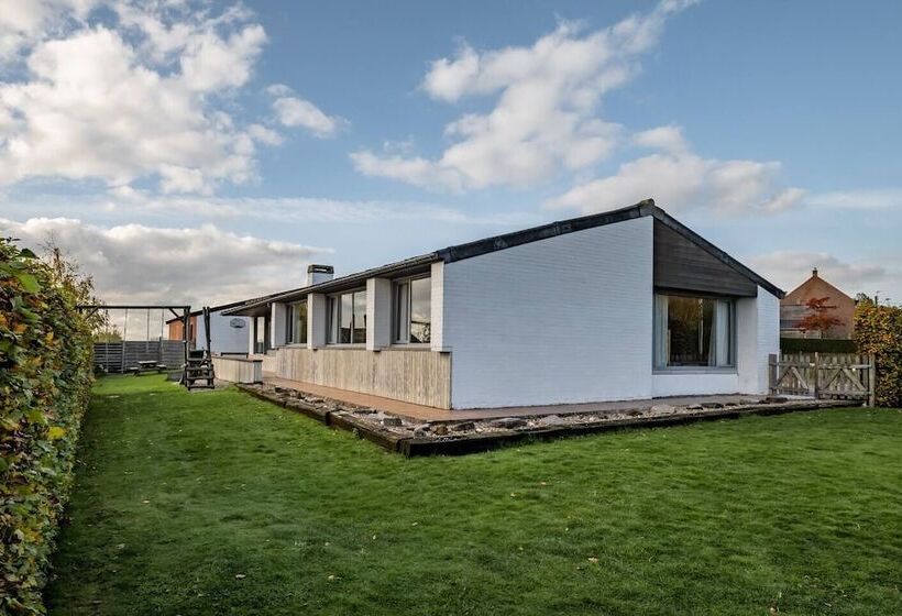 Пансион Flanders Fields Cottage Beveren