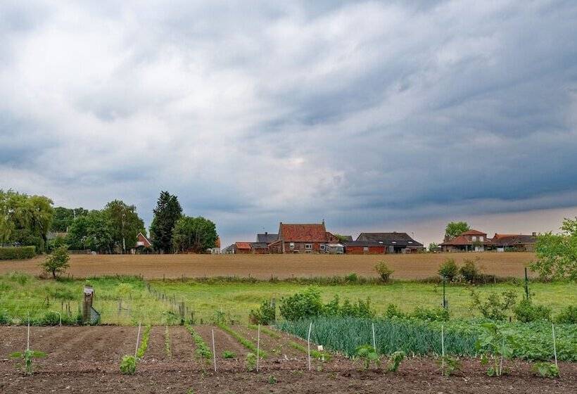 Пансион Flanders Fields Cottage Beveren