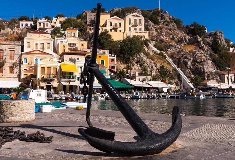 פנסיון Maravelia S Rooms