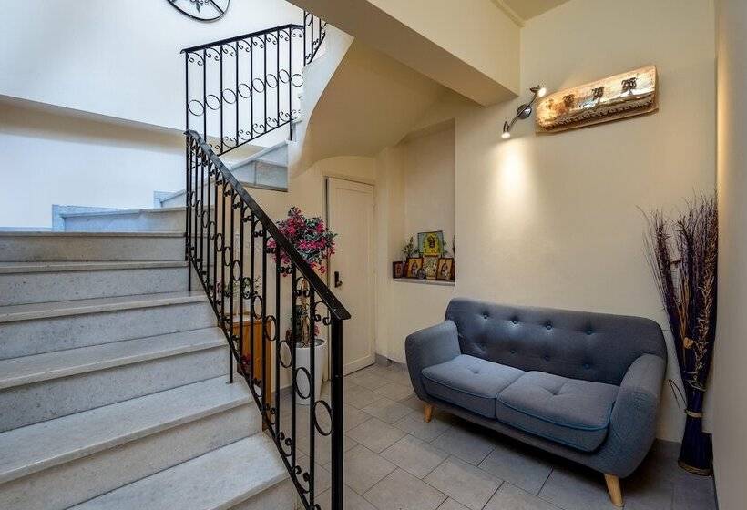 פנסיון Maravelia S Rooms