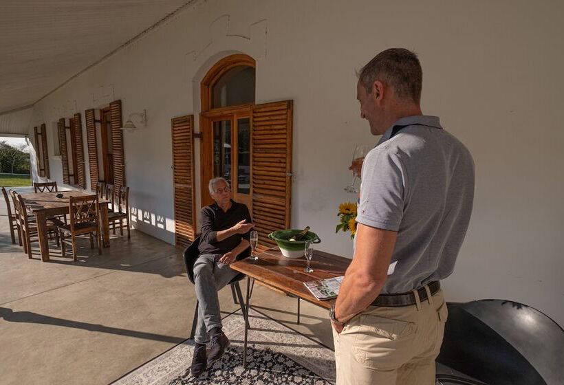 펜션 Merindol Manor