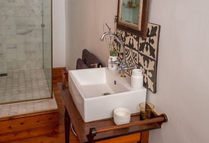 펜션 Merindol Manor