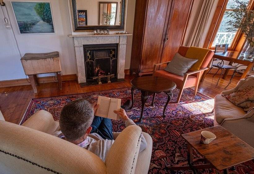 펜션 Merindol Manor