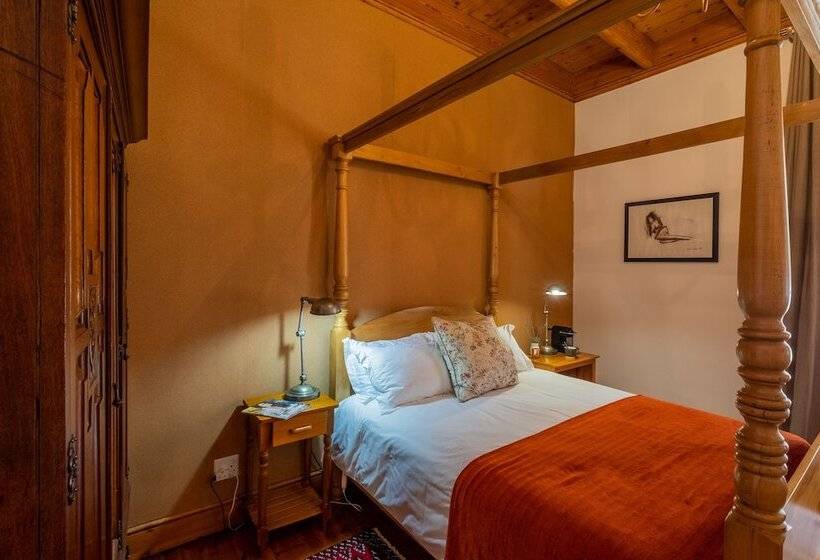 펜션 Merindol Manor