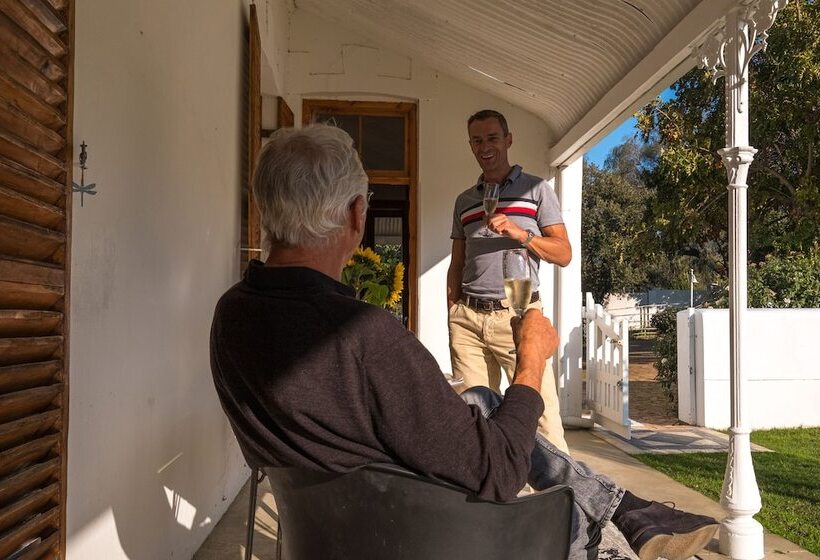 펜션 Merindol Manor