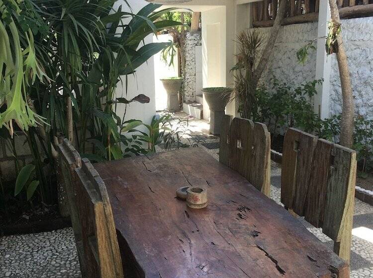 بنسيون Padang Padang Breeze