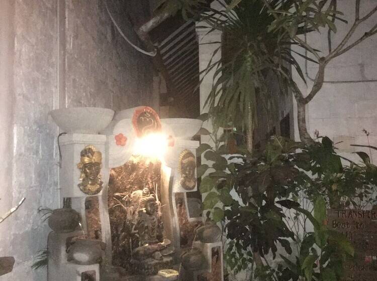 بنسيون Padang Padang Breeze