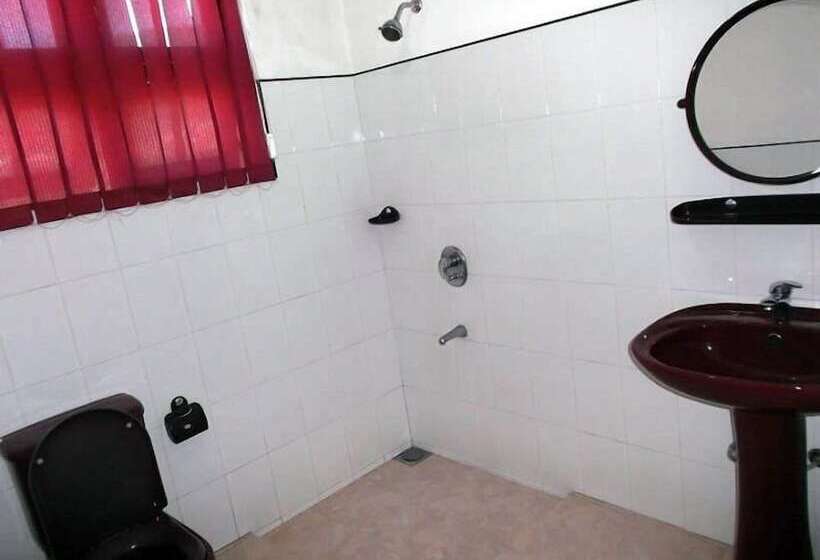 Пансион Thuvaraga Rest