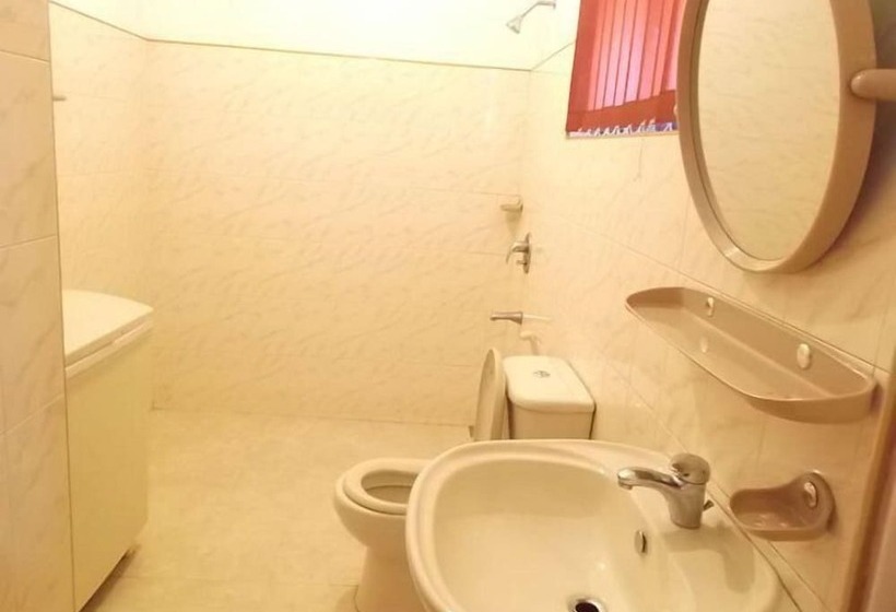 Пансион Thuvaraga Rest