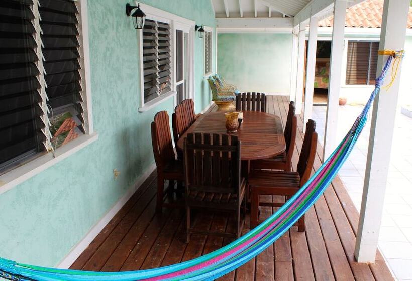 אתר נופש Maya Beach