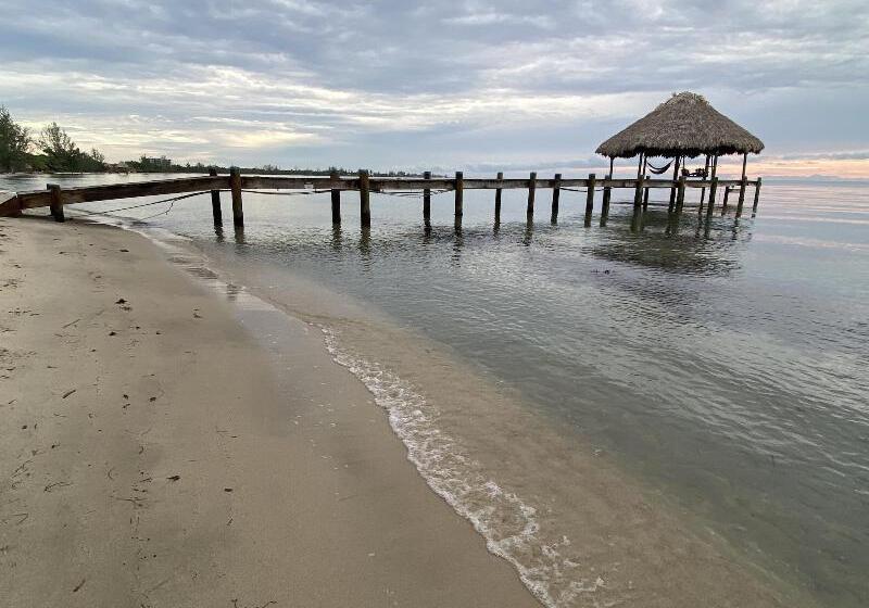 אתר נופש Maya Beach