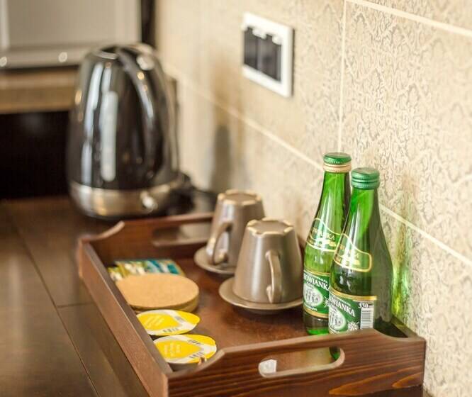 Scharffenberg Apartments Main Square