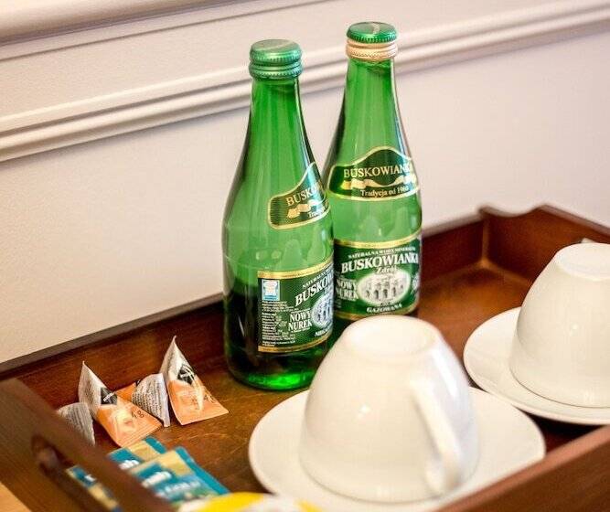 Scharffenberg Apartments Main Square