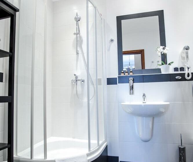 Scharffenberg Apartments Main Square