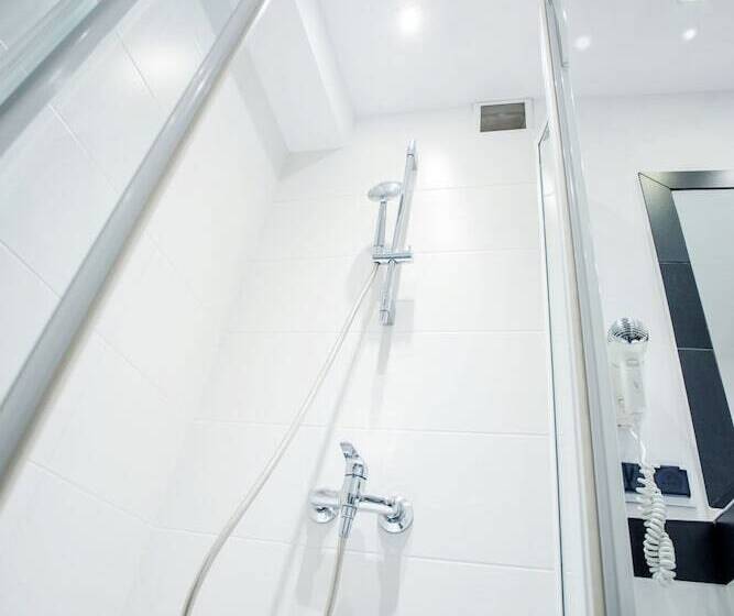 Scharffenberg Apartments Main Square