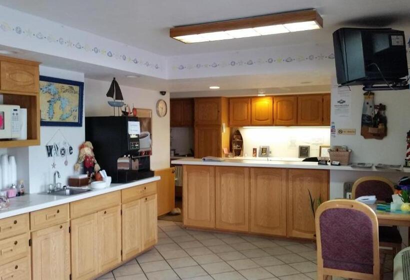 Algoma Beach Motel