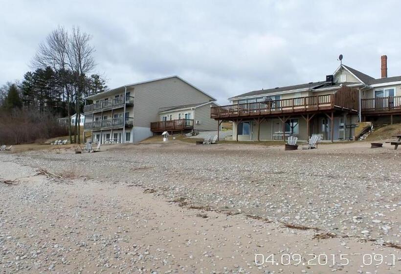 Algoma Beach Motel