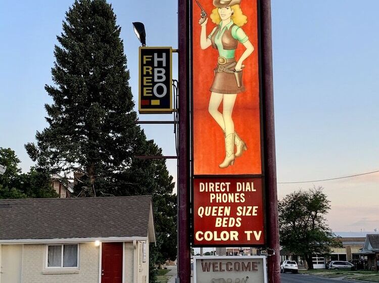 Annie Oakley Motel Oakley