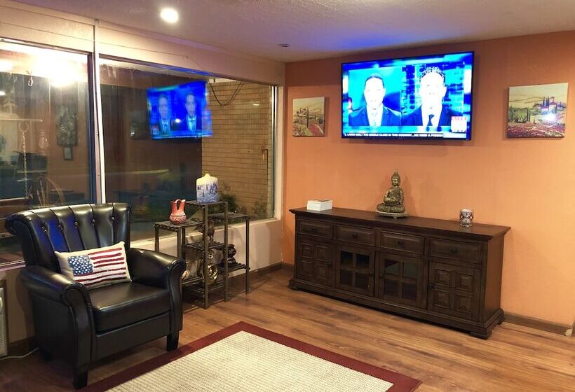 Annie Oakley Motel Oakley