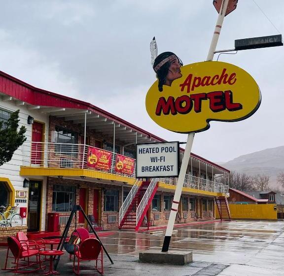 Apache Motel