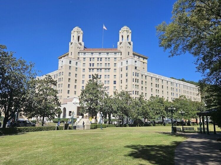 Arlington Resort Hotel & Spa