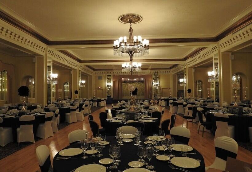 Arlington Resort Hotel & Spa