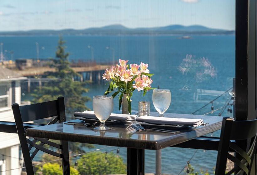 Atlantic Oceanside Hotel & Conference Center