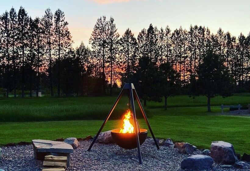 Bad Rock Bed And Breakfast Inn