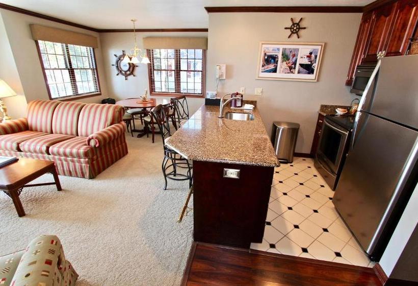 Baileys Harbor Yacht Club Resort