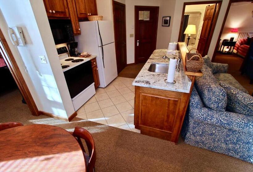 Baileys Harbor Yacht Club Resort