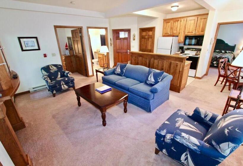 Baileys Harbor Yacht Club Resort