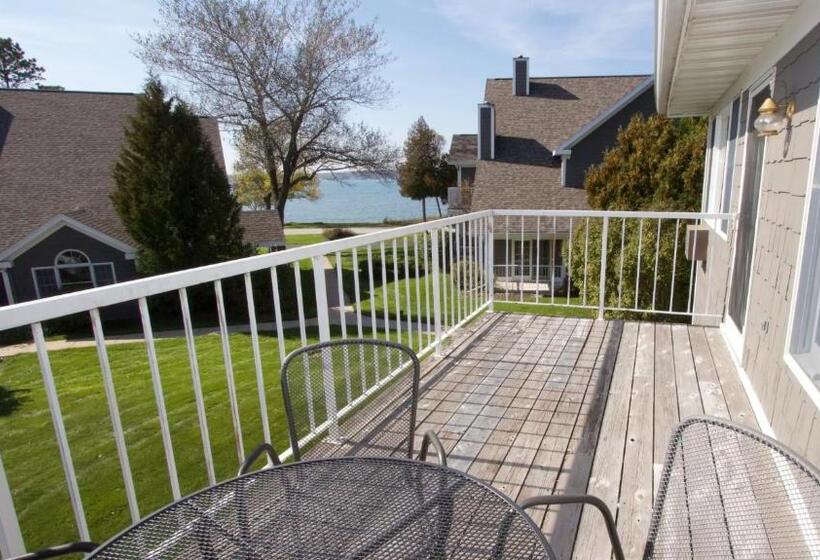 Baileys Harbor Yacht Club Resort