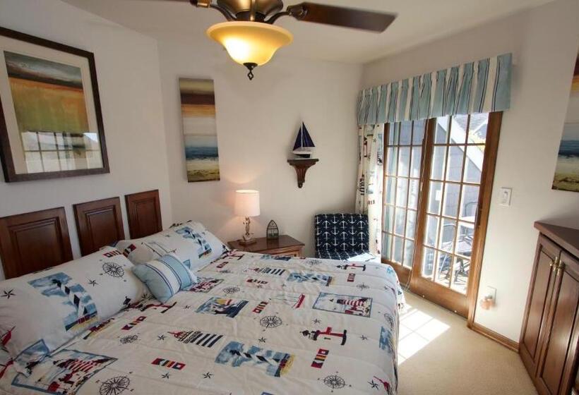 Baileys Harbor Yacht Club Resort