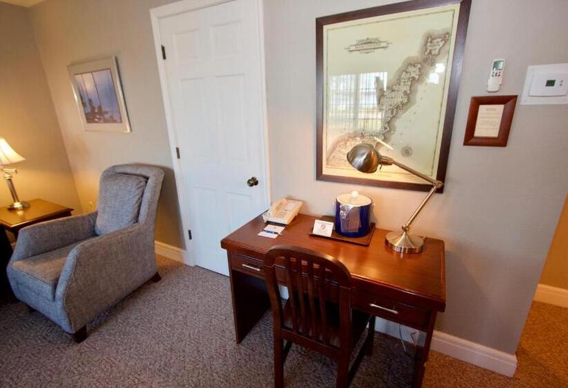 Baileys Harbor Yacht Club Resort