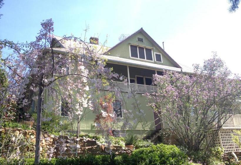 住宿加早餐 Barretta Gardens Inn