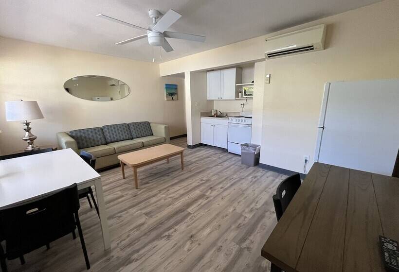 Beachside Resort Motel